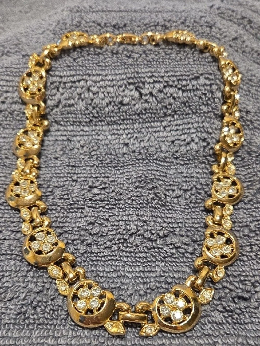 N/A elegant gold